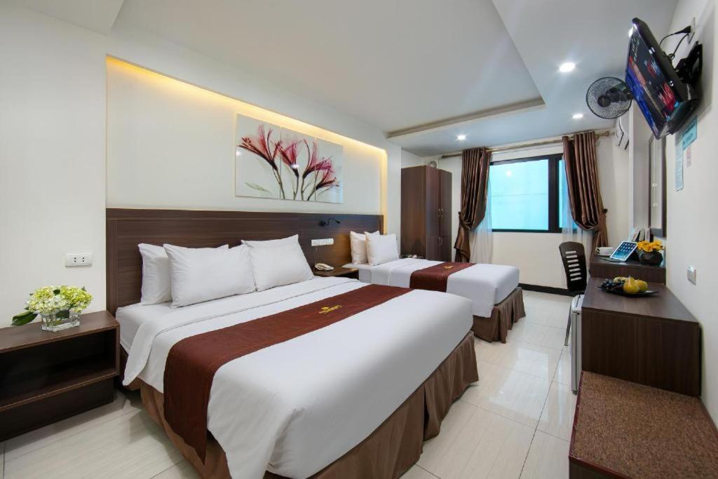 Quang Chung Hotel - 56 Le Van Thiem - By Bay Luxury Hanoi Exterior photo